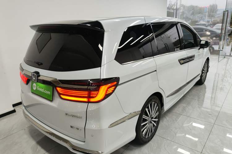 Used Honda Elysion 2024 2.0L eHEV Luxury Edition Rear Right 45 Deg