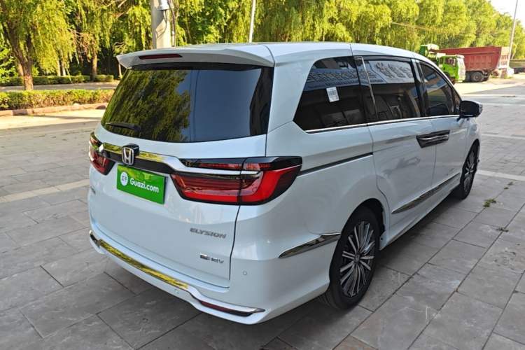 Used Honda Elysion 2024 2.0L eHEV Luxury Edition Rear Right 45 Deg
