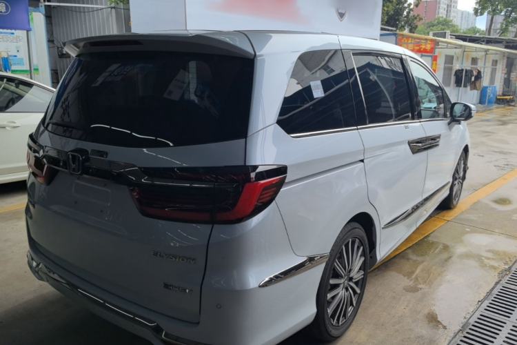Used Honda Elysion 2024 2.0L eHEV Luxury Edition Rear Right 45 Deg