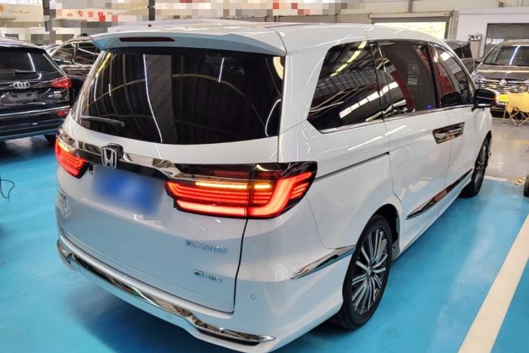 Used Honda Elysion 2024 2.0L eHEV Luxury Edition Rear Right 45 Deg