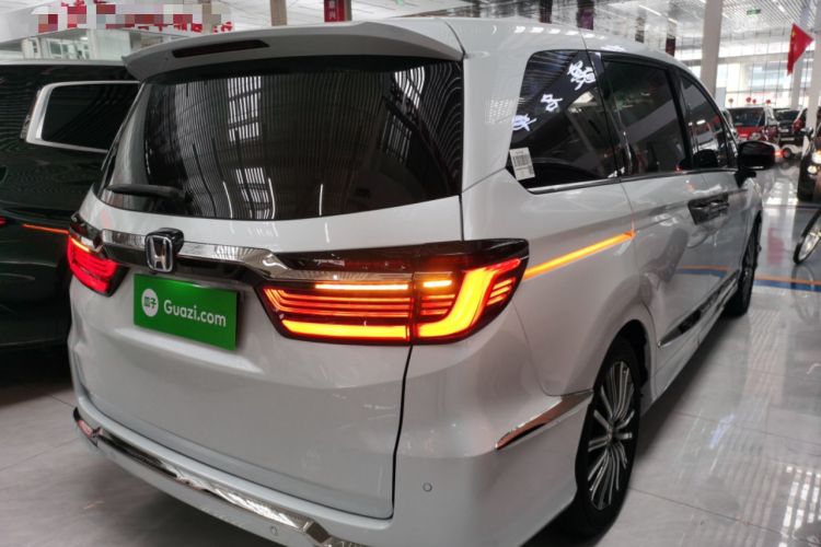 Used Honda Elysion 2024 2.0L eHEV Luxury Edition Rear Right 45 Deg