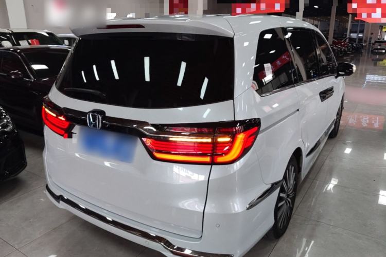 Used Honda Elysion 2024 2.0L eHEV Luxury Edition Rear Right 45 Deg