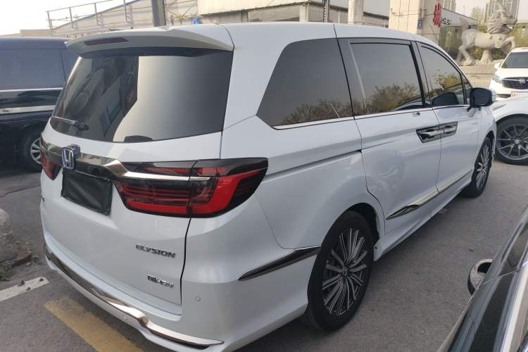 Used Honda Elysion 2024 2.0L eHEV Luxury Edition Rear Right 45 Deg