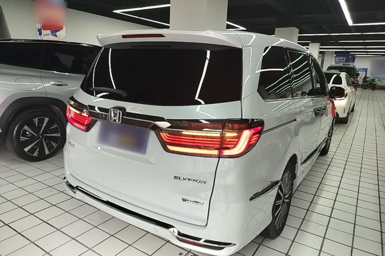 Used Honda Elysion 2024 2.0L eHEV Luxury Edition Rear Right 45 Deg