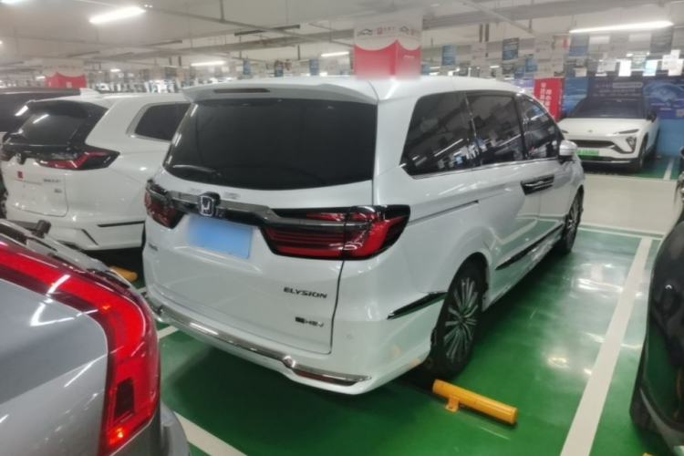 Used Honda Elysion 2024 2.0L eHEV Luxury Edition Rear Right 45 Deg