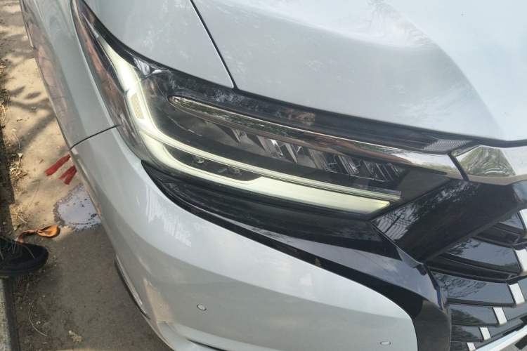 Used Honda Elysion 2024 2.0L eHEV Luxury Edition Right Front Headlight