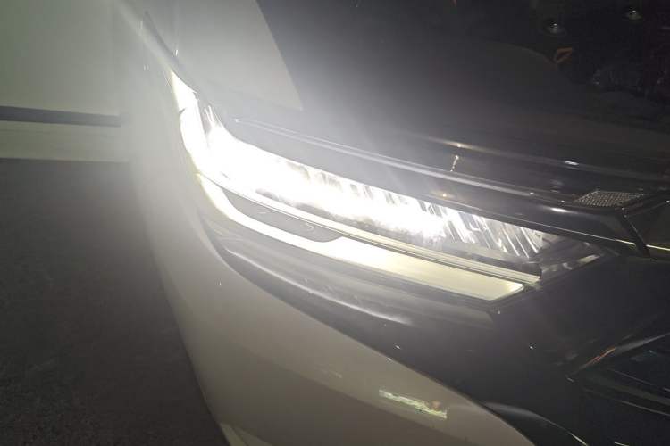 Used Honda Elysion 2024 2.0L eHEV Luxury Edition Right Front Headlight