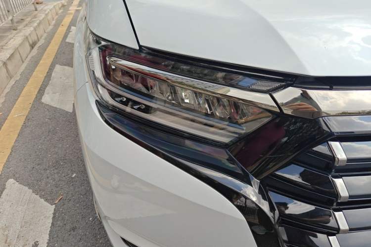 Used Honda Elysion 2024 2.0L eHEV Luxury Edition Right Front Headlight
