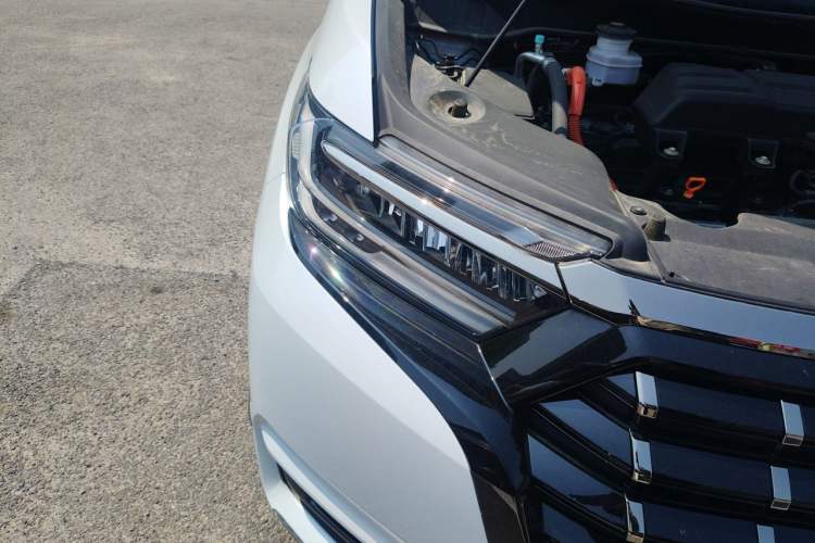 Used Honda Elysion 2024 2.0L eHEV Luxury Edition Right Front Headlight