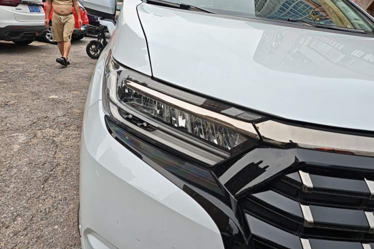 Used Honda Elysion 2024 2.0L eHEV Luxury Edition Right Front Headlight