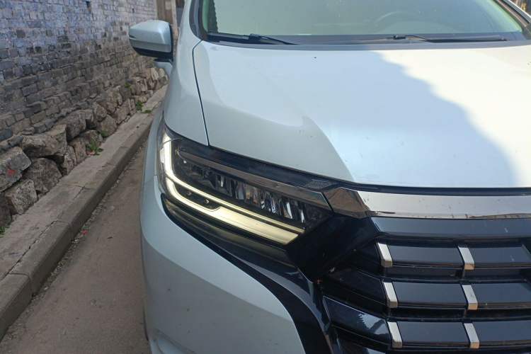 Used Honda Elysion 2024 2.0L eHEV Luxury Edition Right Front Headlight