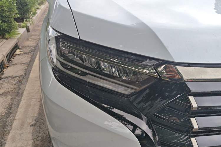 Used Honda Elysion 2024 2.0L eHEV Luxury Edition Right Front Headlight