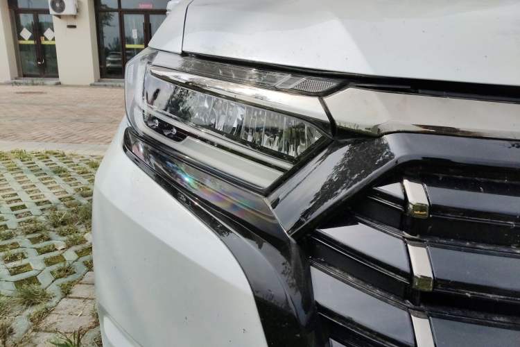 Used Honda Elysion 2024 2.0L eHEV Luxury Edition Right Front Headlight