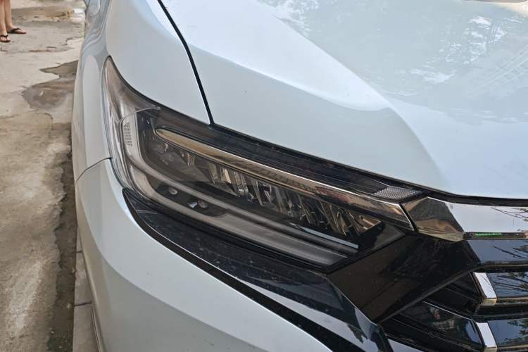 Used Honda Elysion 2024 2.0L eHEV Luxury Edition Right Front Headlight