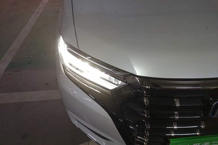 Used Honda Elysion 2024 2.0L eHEV Luxury Edition Right Front Headlight