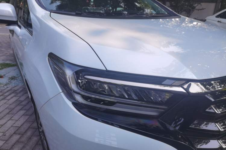 Used Honda Elysion 2024 2.0L eHEV Luxury Edition Right Front Headlight