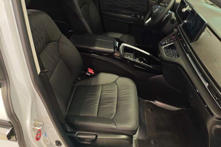 Used Honda Elysion 2024 2.0L eHEV Luxury Edition Right Front Seat