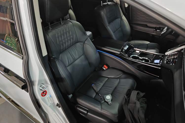Used Honda Elysion 2024 2.0L eHEV Luxury Edition Right Front Seat