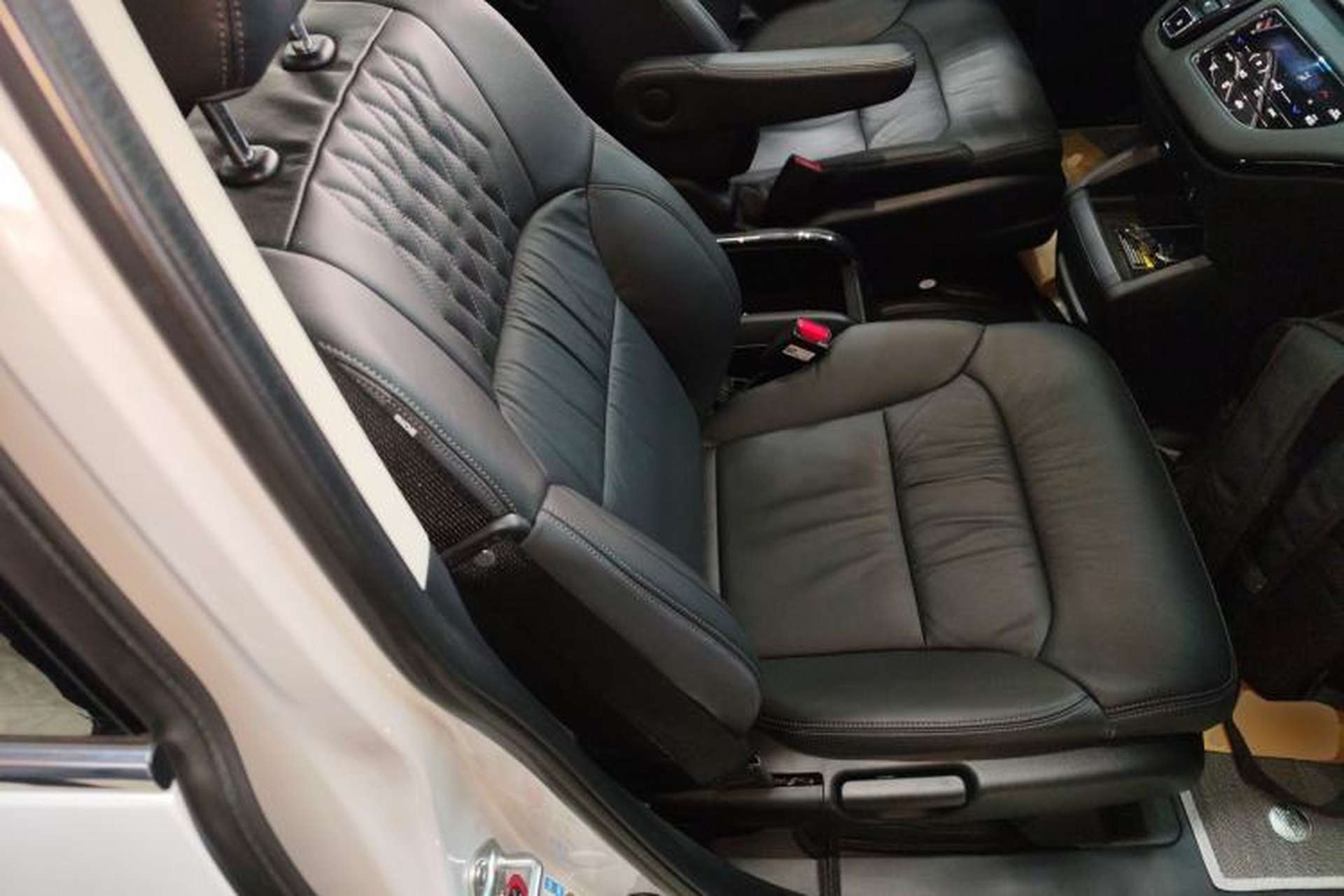 Used Honda Elysion 2024 2.0L eHEV Luxury Edition Right Front Seat
