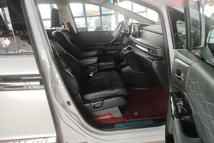 Used Honda Elysion 2024 2.0L eHEV Luxury Edition Right Front Seat