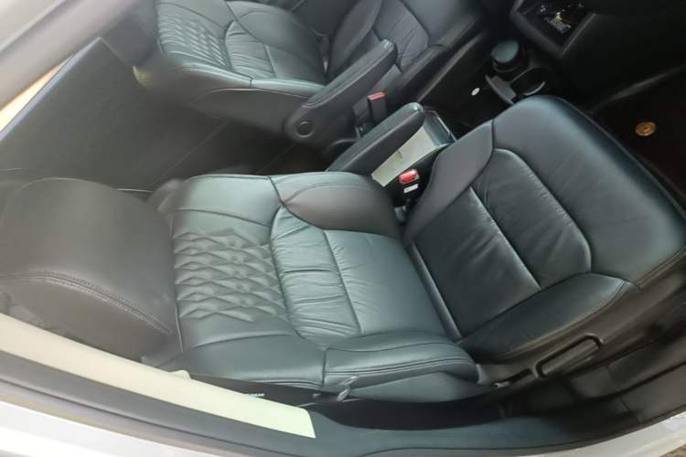 Used Honda Elysion 2024 2.0L eHEV Luxury Edition Right Front Seat