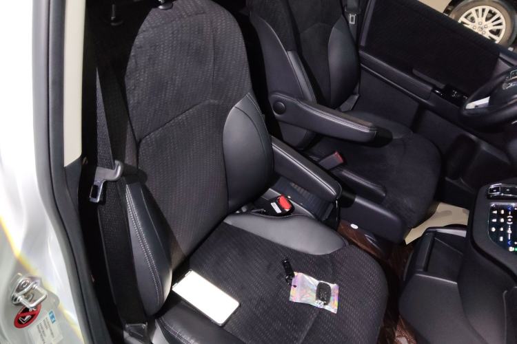 Used Honda Elysion 2024 2.0L eHEV Classic Edition Right Front Seat