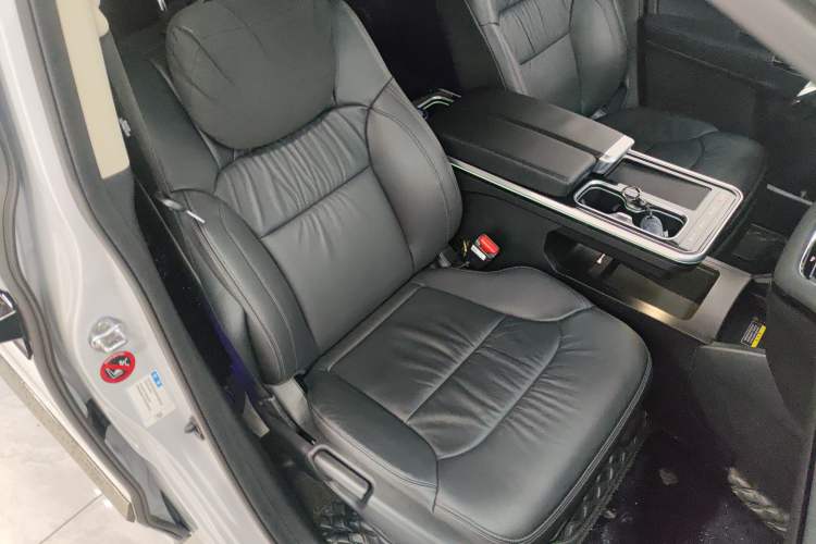 Used Honda Elysion 2024 2.0L eHEV Luxury Edition Right Front Seat