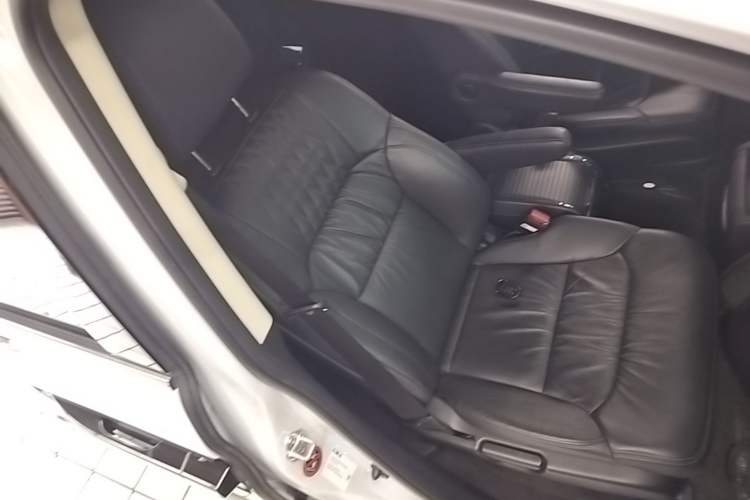 Used Honda Elysion 2024 2.0L eHEV Luxury Edition Right Front Seat