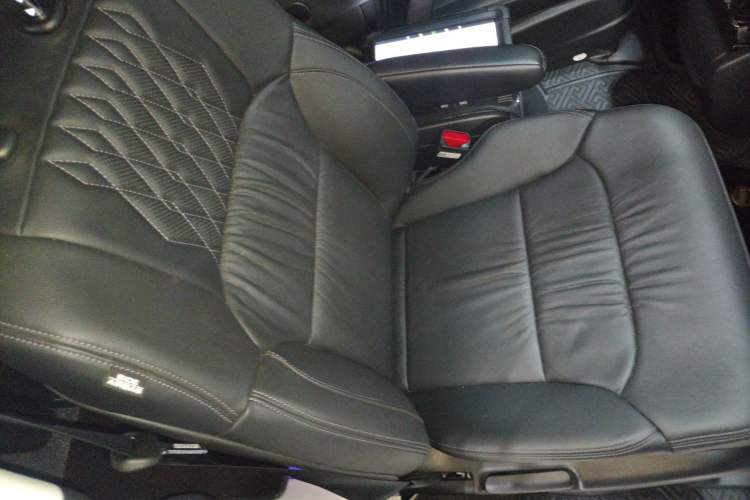 Used Honda Elysion 2024 2.0L eHEV Luxury Edition Right Front Seat