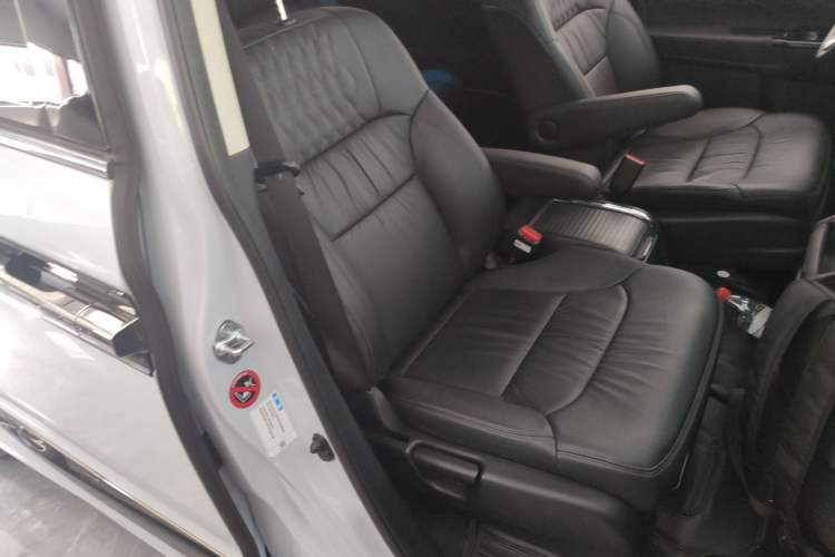 Used Honda Elysion 2024 2.0L eHEV Luxury Edition Right Front Seat