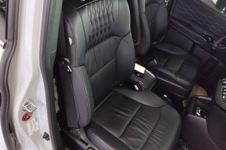 Used Honda Elysion 2024 2.0L eHEV Luxury Edition Right Front Seat