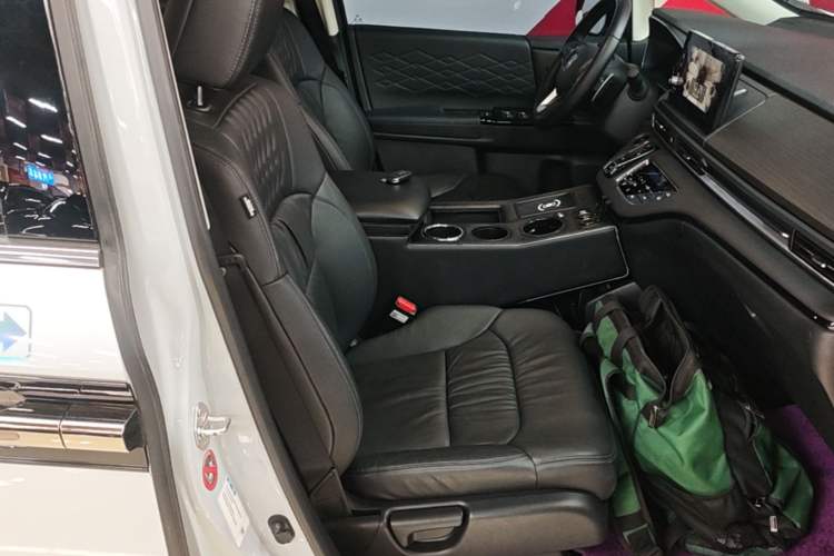Used Honda Elysion 2024 2.0L eHEV Luxury Edition Right Front Seat