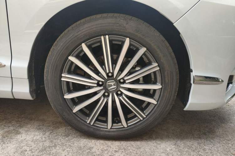 Used Honda Elysion 2024 2.0L eHEV Luxury Edition Right Front Wheel Hub