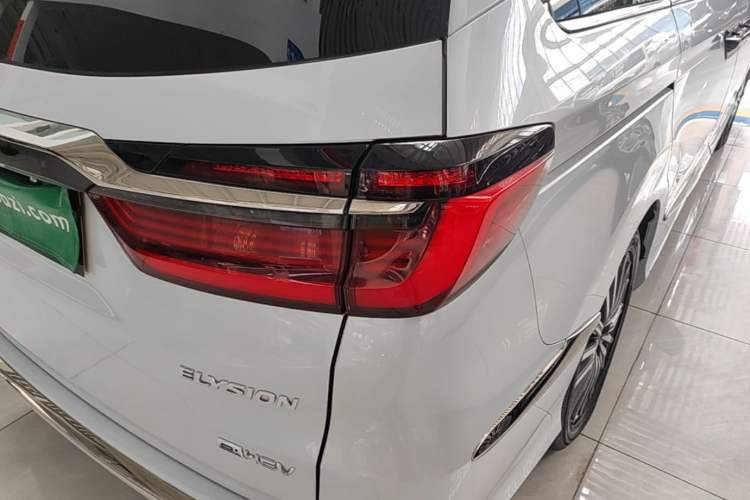 Used Honda Elysion 2024 2.0L eHEV Luxury Edition Right Rear Taillight