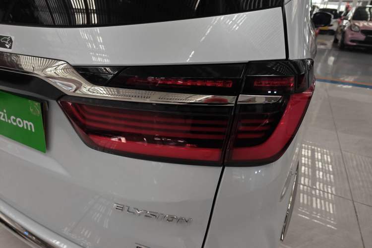 Used Honda Elysion 2024 2.0L eHEV Luxury Edition Right Rear Taillight