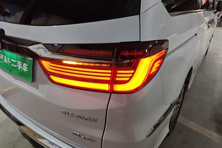 Used Honda Elysion 2024 2.0L eHEV Luxury Edition Right Rear Taillight