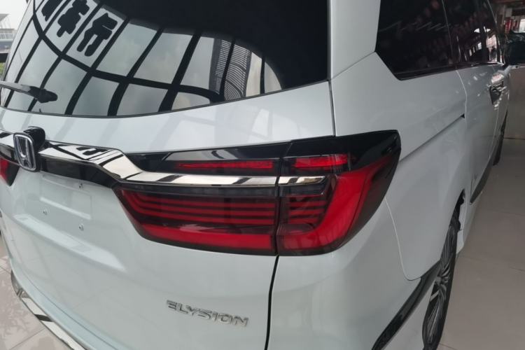 Used Honda Elysion 2024 2.0L eHEV Luxury Edition Right Rear Taillight