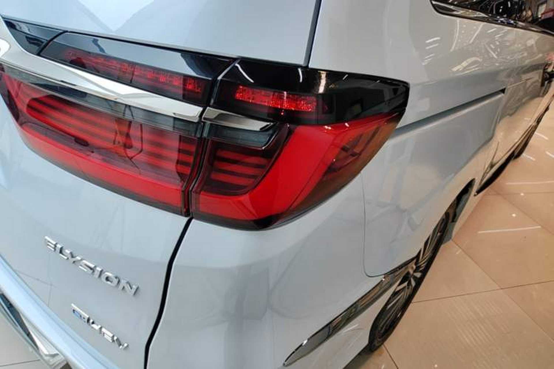Used Honda Elysion 2024 2.0L eHEV Luxury Edition Right Rear Taillight