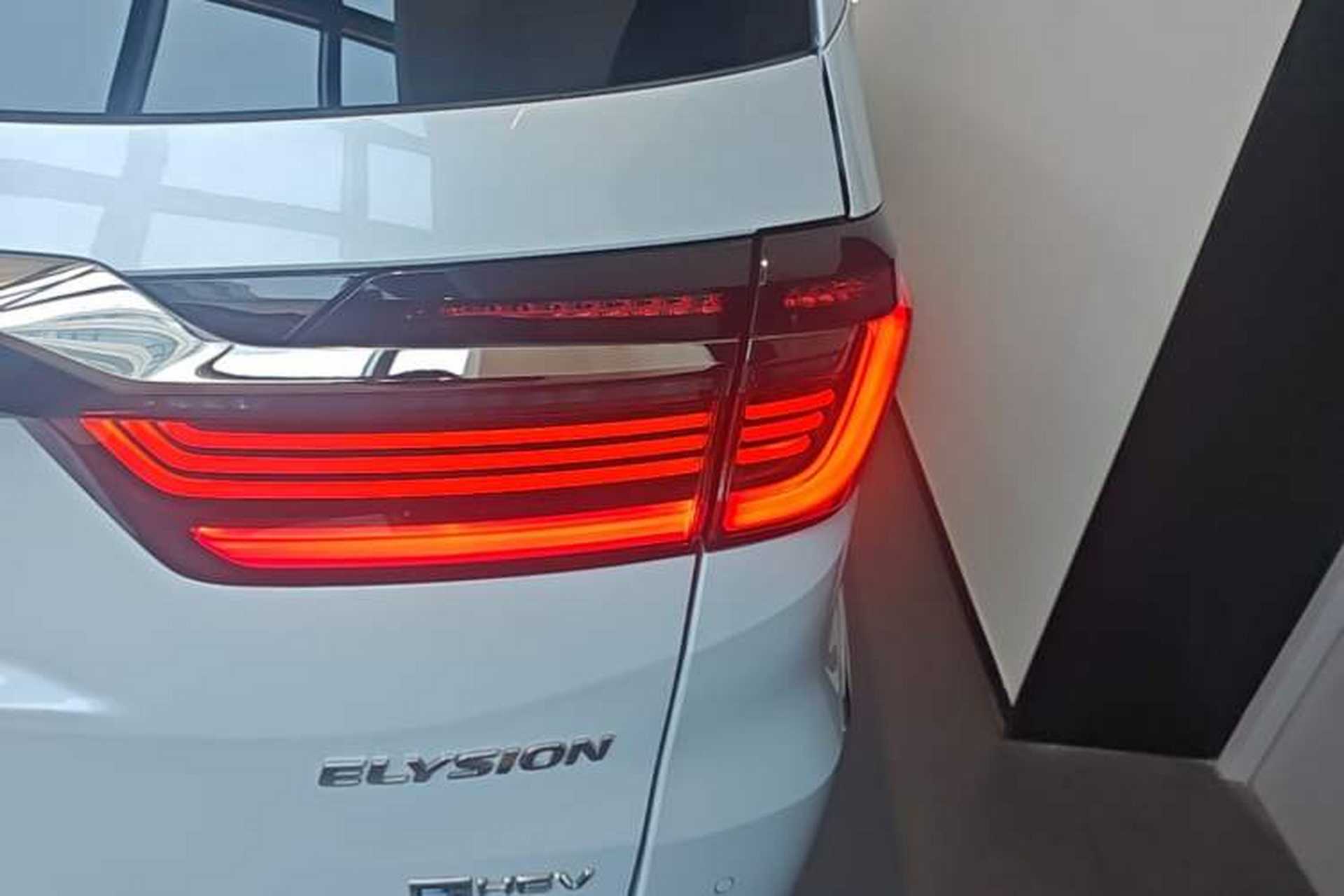 Used Honda Elysion 2024 2.0L eHEV Luxury Edition Right Rear Taillight