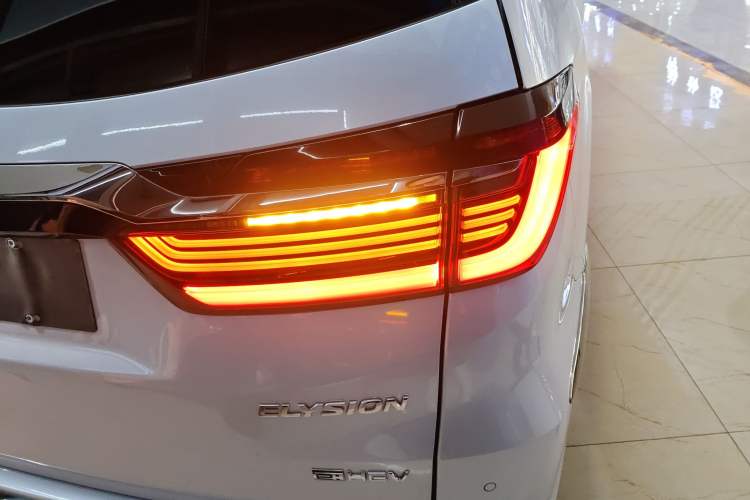 Used Honda Elysion 2024 2.0L eHEV Luxury Edition Right Rear Taillight