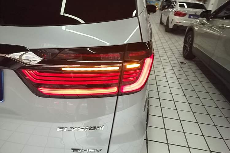 Used Honda Elysion 2024 2.0L eHEV Luxury Edition Right Rear Taillight