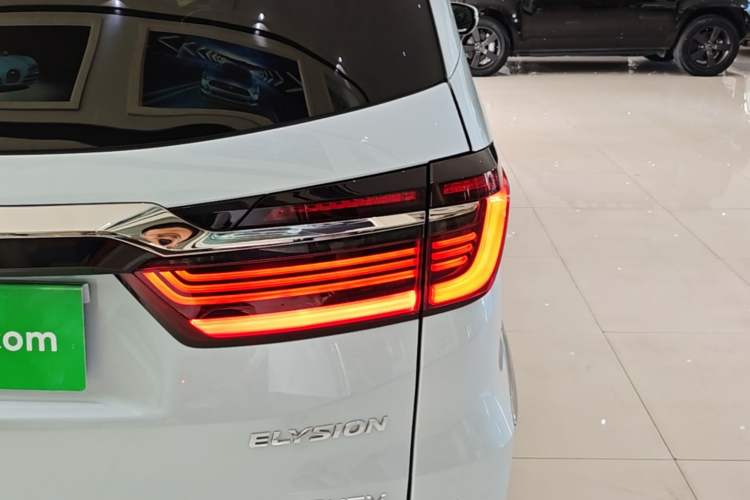 Used Honda Elysion 2024 2.0L eHEV Luxury Edition Right Rear Taillight