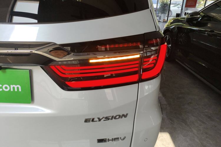 Used Honda Elysion 2024 2.0L eHEV Luxury Edition Right Rear Taillight