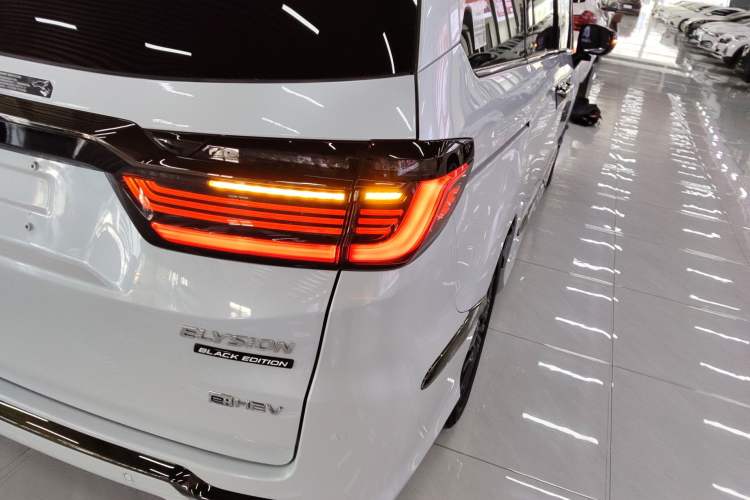 Used Honda Elysion 2024 2.0L eHEV Luxury Edition Right Rear Taillight