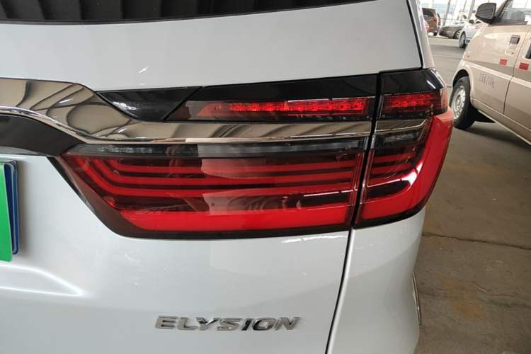 Used Honda Elysion 2024 2.0L eHEV Luxury Edition Right Rear Taillight
