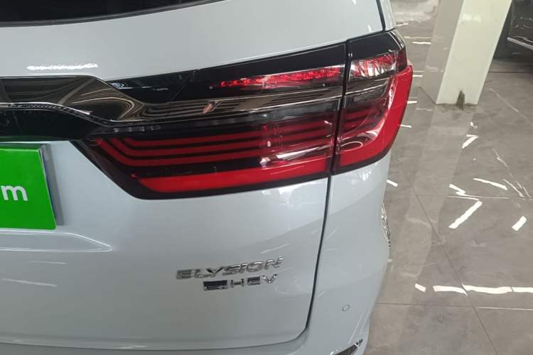 Used Honda Elysion 2024 2.0L eHEV Luxury Edition Right Rear Taillight