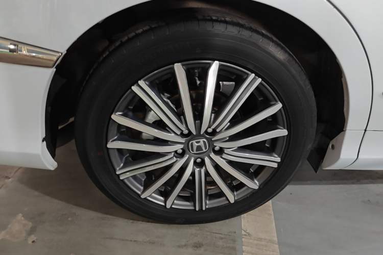 Used Honda Elysion 2024 2.0L eHEV Luxury Edition Right Rear Wheel Hub