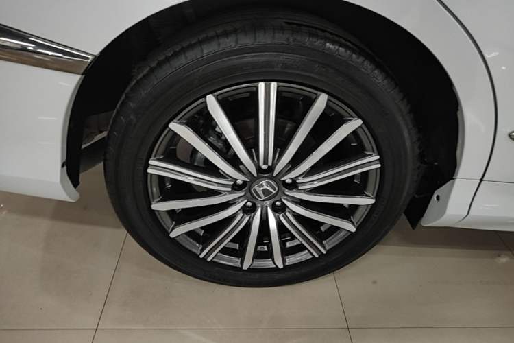 Used Honda Elysion 2024 2.0L eHEV Luxury Edition Right Rear Wheel Hub