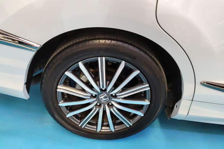 Used Honda Elysion 2024 2.0L eHEV Luxury Edition Right Rear Wheel Hub