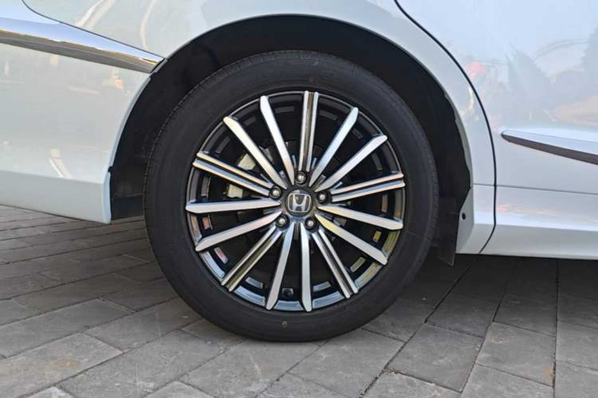 Used Honda Elysion 2024 2.0L eHEV Luxury Edition Right Rear Wheel Hub